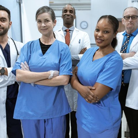 Profissionais de saúde e hospitais expostos a agentes biológicos